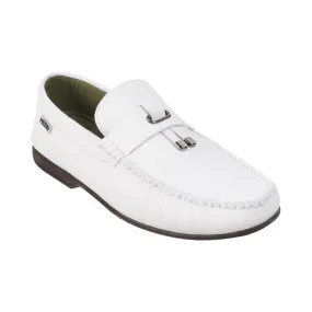 Metro Men White Casual Loafers